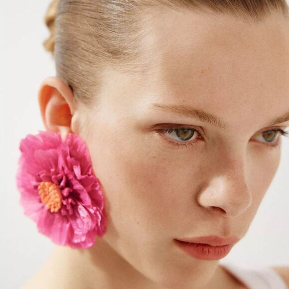 ZARA RAFFIA FLOWER EARRINGS - Picture 2 of 5